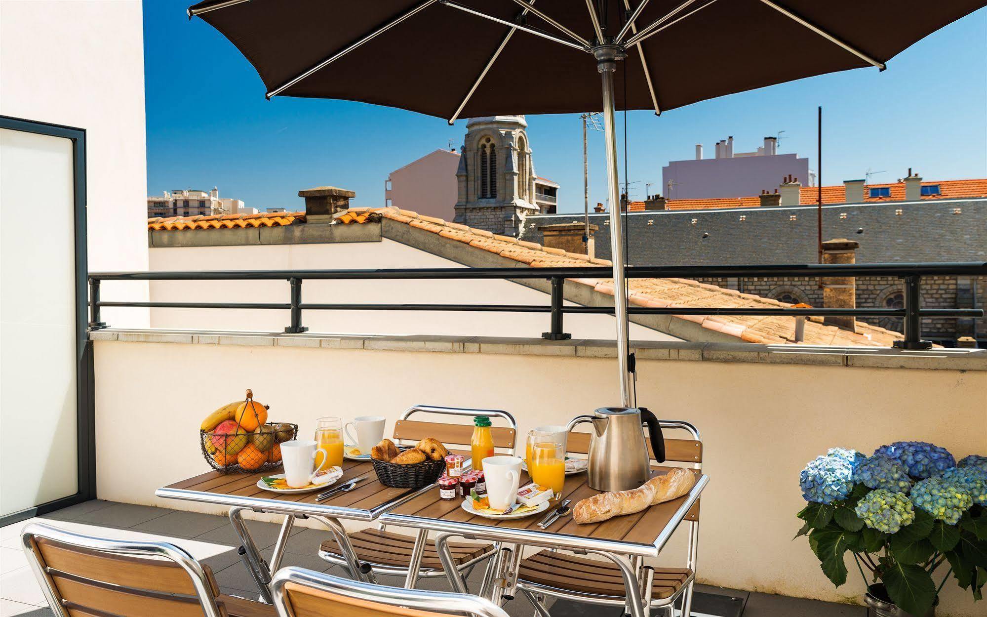 Lagrange Vacances Les Patios Eugenie Biarritz Luaran gambar